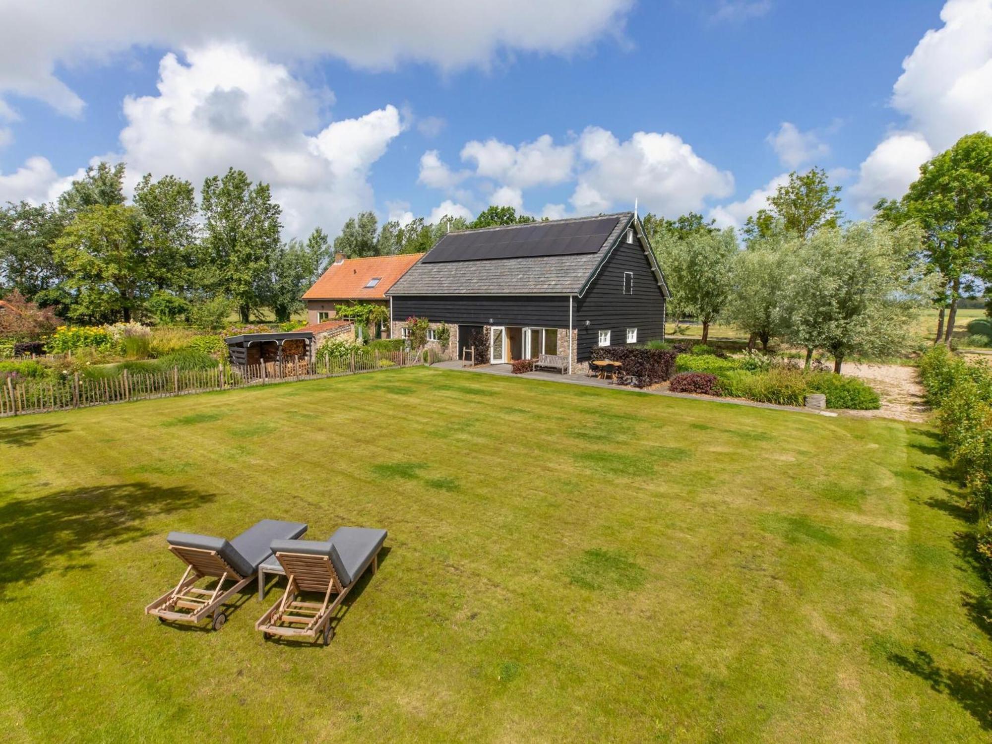 Lovely Holiday Home In Grijpskerke With Garden Eksteriør billede