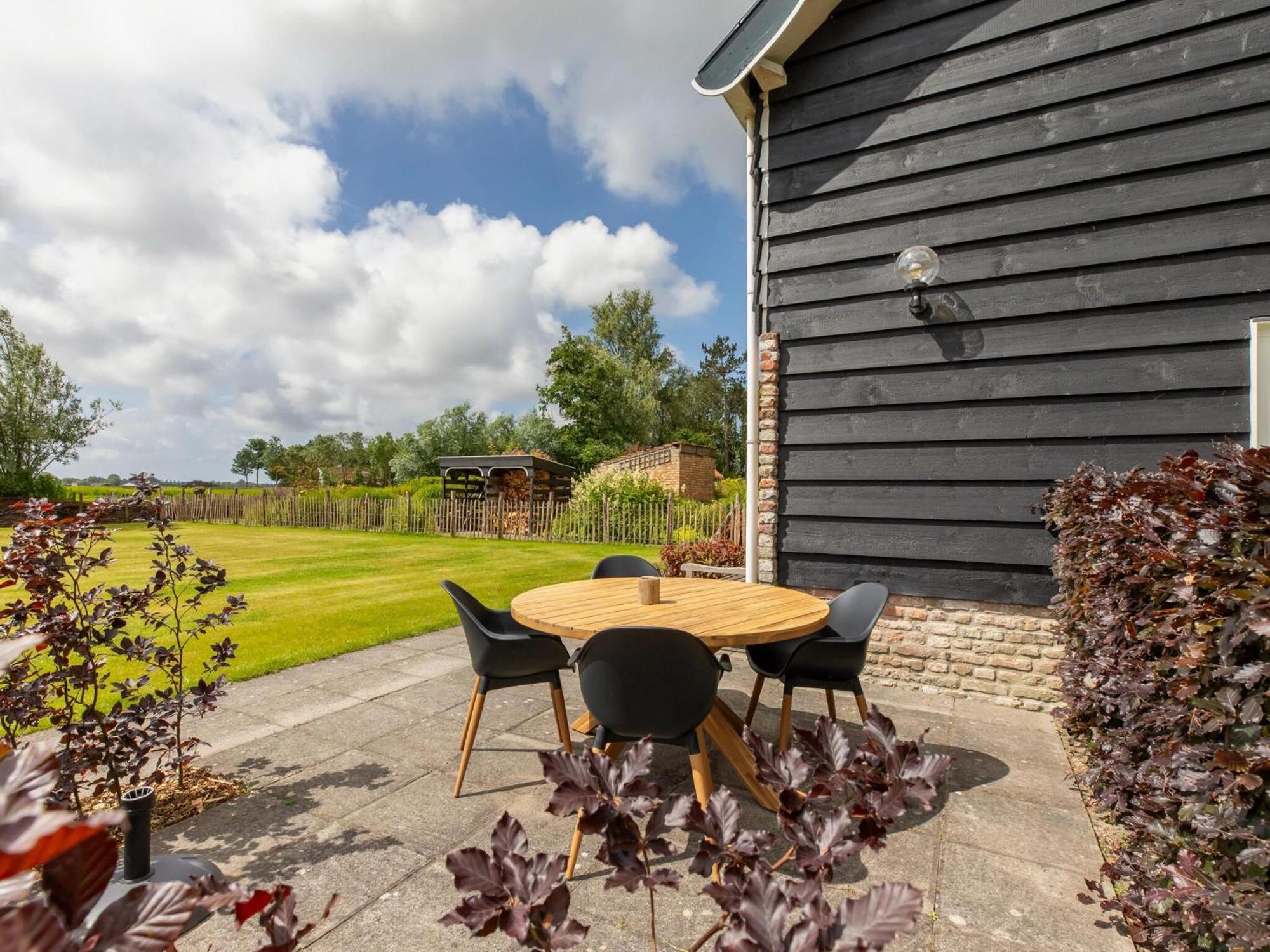 Lovely Holiday Home In Grijpskerke With Garden Eksteriør billede